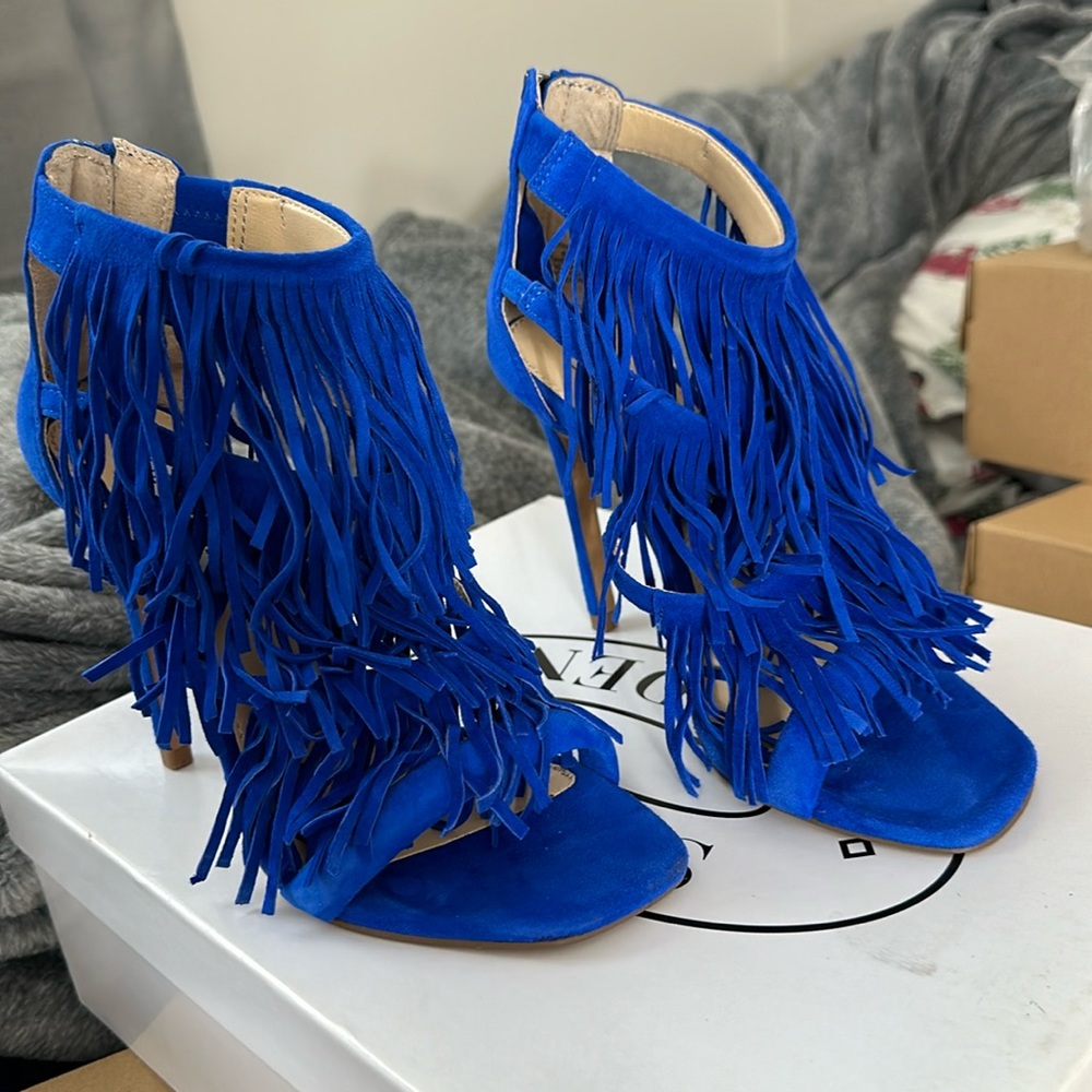 Beautiful blue shade fringe heels size 6 women